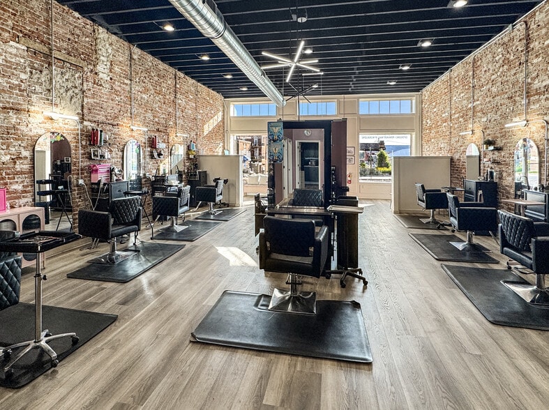 More Photos Of 206 Lafayette St, Washington General Retail For Sale