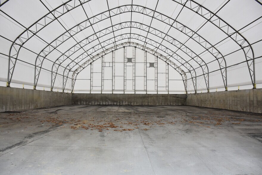 More Photos Of 105 McQuiston Dr, Jackson Center Industrial For Sale