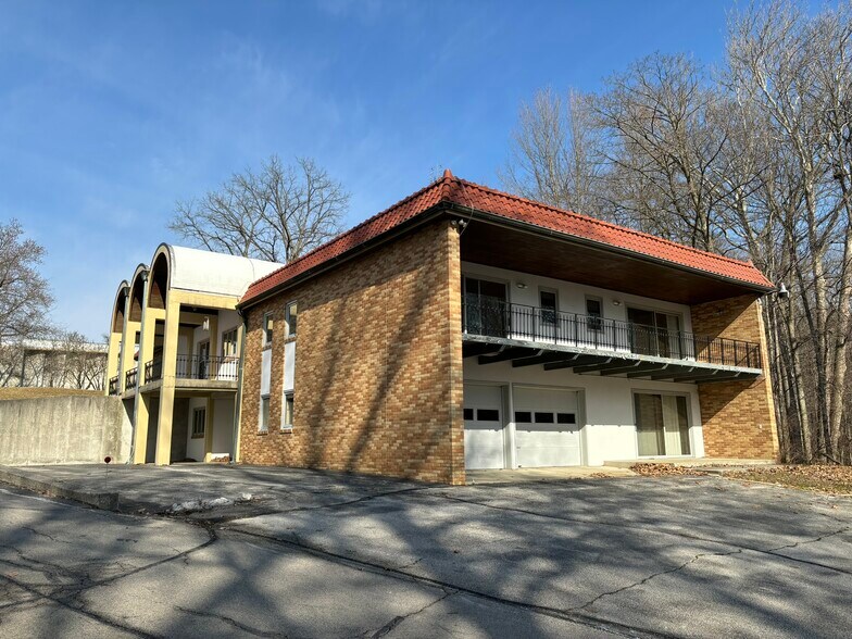 More Photos Of 25 Victory Noll Dr, Huntington Healthcare For Sale