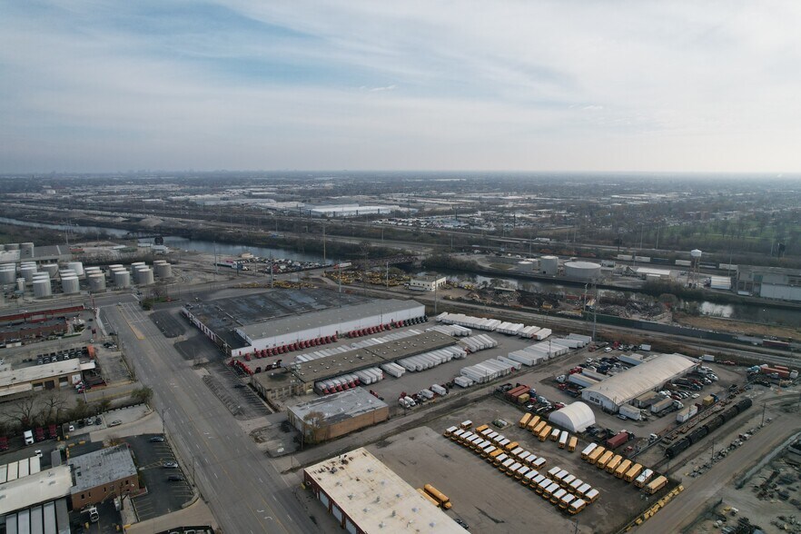 More Photos Of 4975 W Pershing Rd, Cicero Truck Terminal For Lease