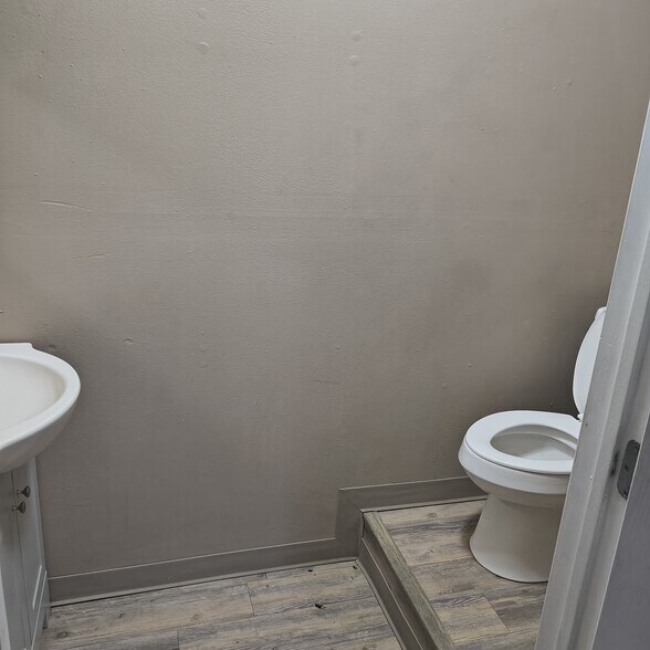 More Photos Of 8171 Highway 377, Pilot Point Specialty For Lease