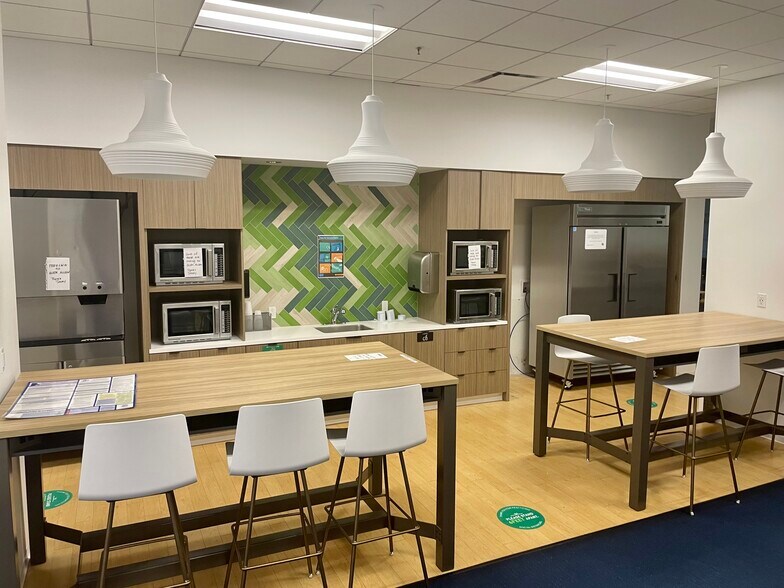 More Photos Of 480 Jefferson Blvd, Warwick Office For Lease