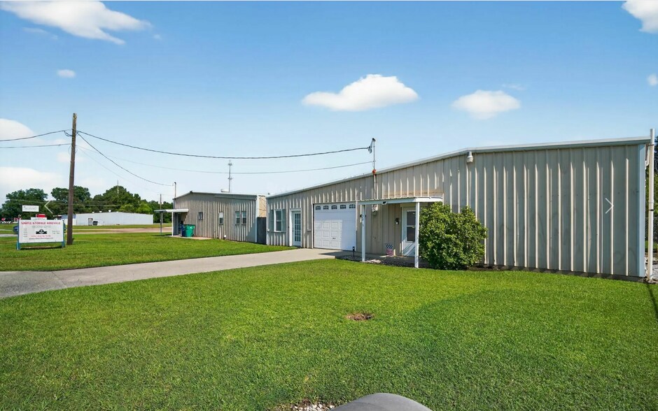 More Photos Of 2209 Richard St, Abbeville Self Storage For Sale