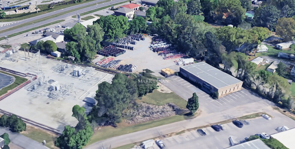 More Photos Of 2148 Pelham Pky, Pelham Flex For Lease