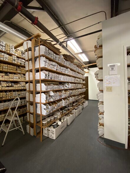 More Photos Of 2101 E 51st St, Vernon Manufacturing For Lease