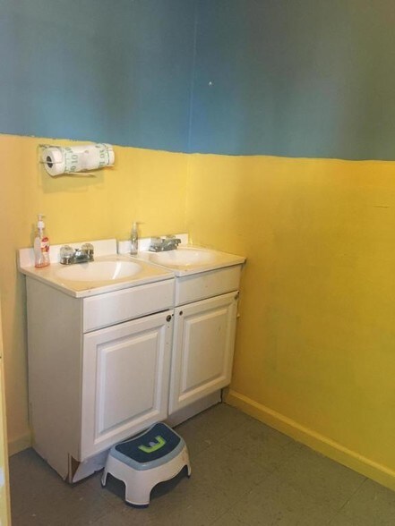 More Photos Of 601 W Canal St N, Belle Glade Daycare Center For Sale