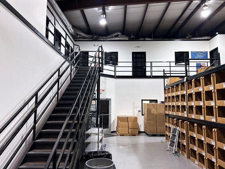 More Photos Of 129 Dishman Ln, Bowling Green Warehouse For Lease