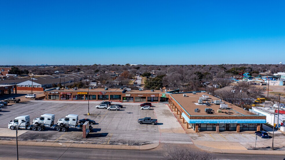 More Photos Of 501 N Main St, Euless Freestanding For Sale