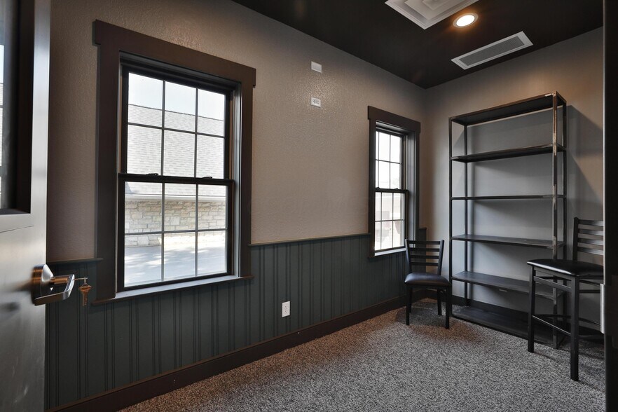 More Photos Of 57 Mill St, Columbus Storefront For Sale