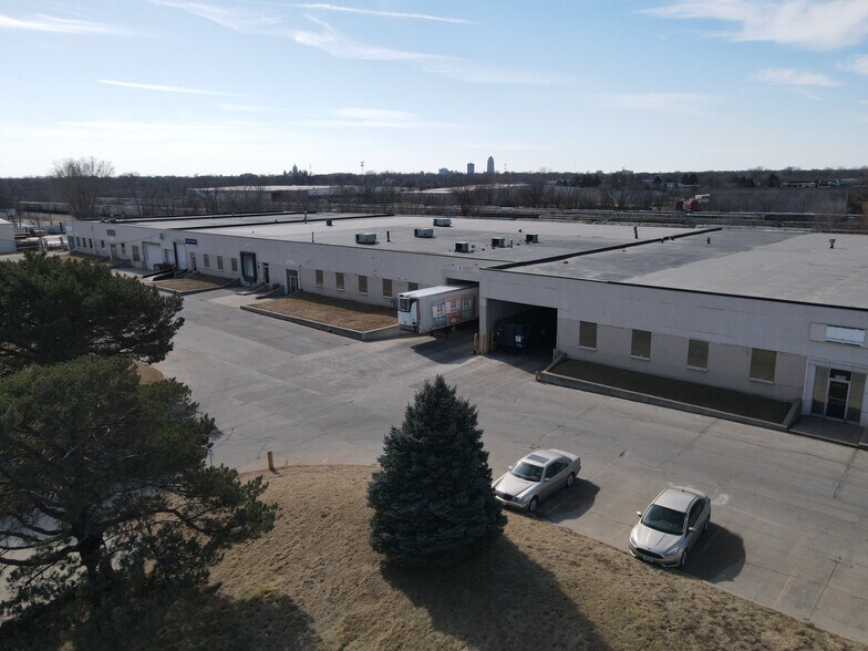 More Photos Of 2030-2250 Delaware Ave, Des Moines Manufacturing For Lease