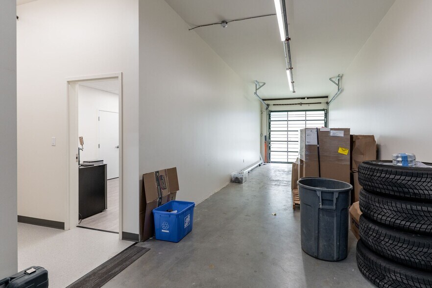 More Photos Of 2071 Kingsway Ave, Port Coquitlam Flex For Sale