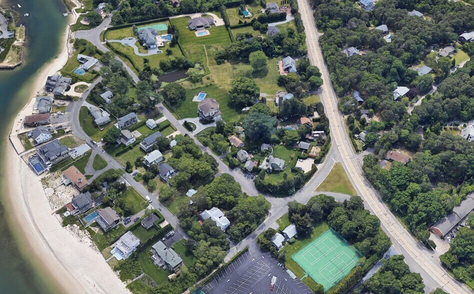 More Photos Of 127 Inlet Rd W, Hampton Bays Hospitality For Sale