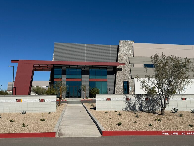 More Photos Of Mack Innovation Park- Scottsdale, Scottsdale Unknown For Lease