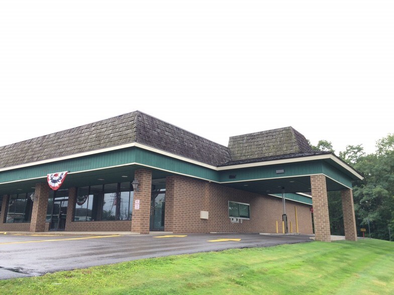 More Photos Of 8389 Mayfield Rd, Chesterland Unknown For Lease