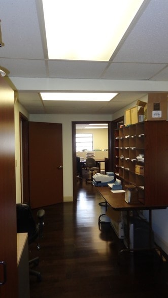 More Photos Of 13977-13981 SW 140th St, Miami Light Distribution For Sale