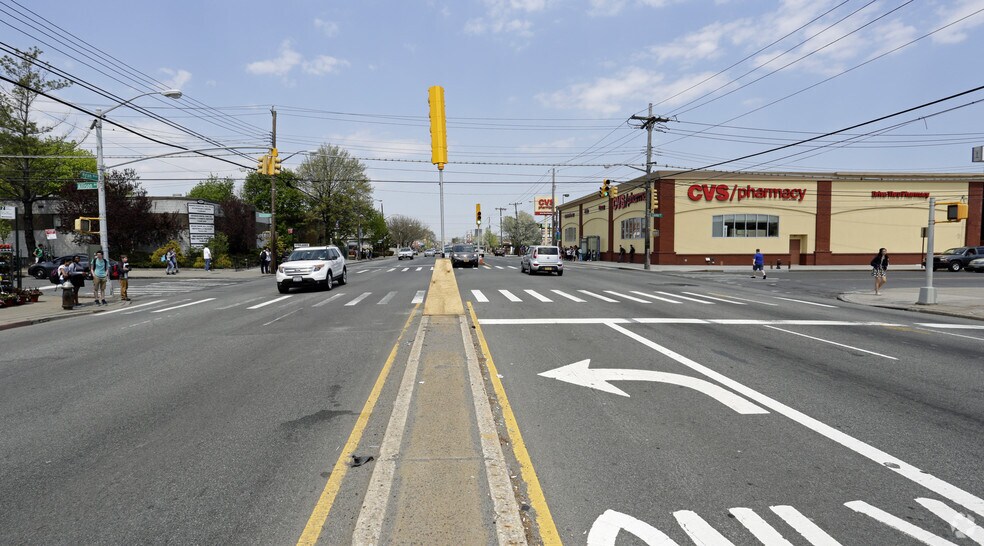 More Photos Of 2707 Hylan Blvd, Staten Island Office For Lease