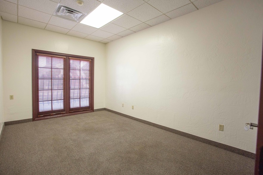 More Photos Of 1825-1845 E Northern Ave, Phoenix Office For Lease