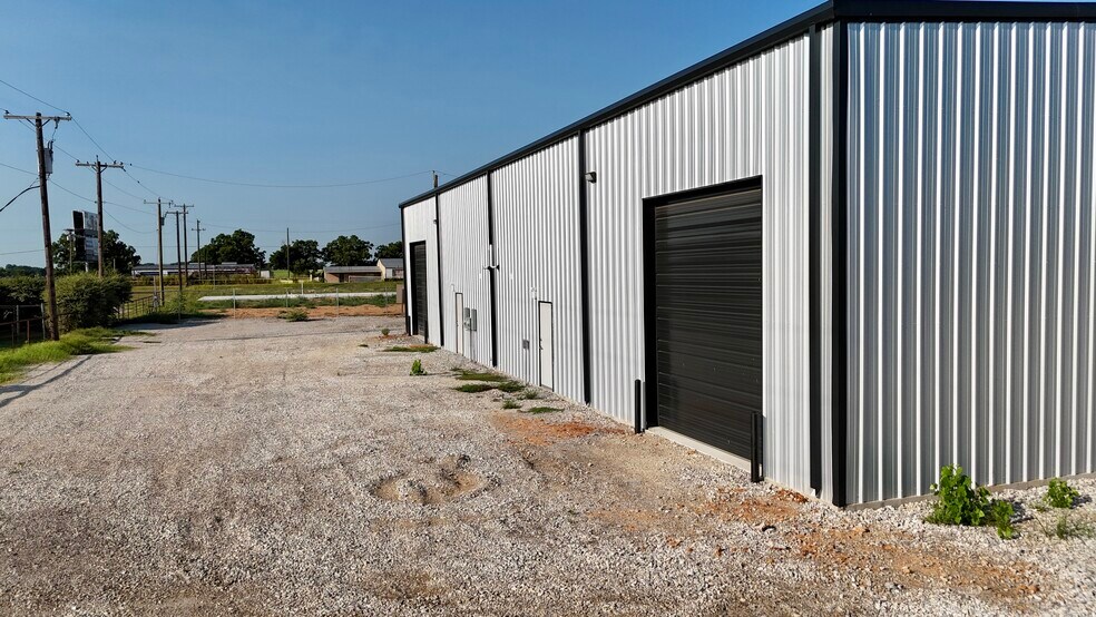 More Photos Of 200 Boyd Business Pky, Boyd Flex For Lease