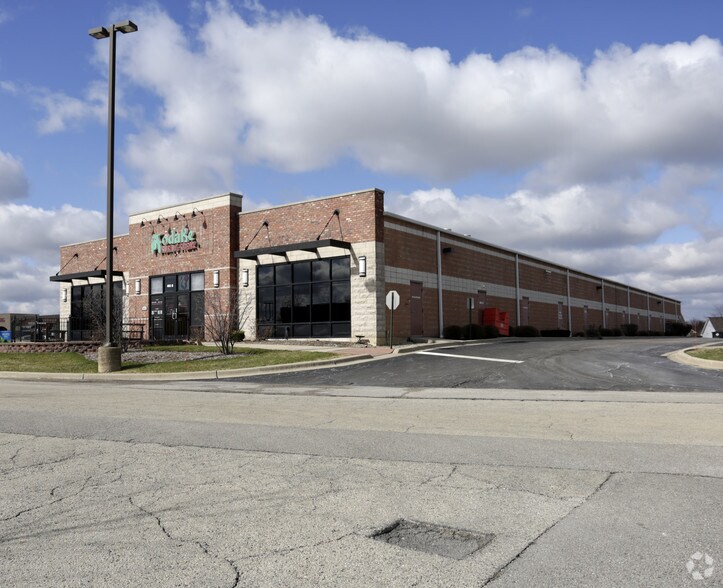 More Photos Of 444-464 N Weber Rd, Romeoville Freestanding For Lease