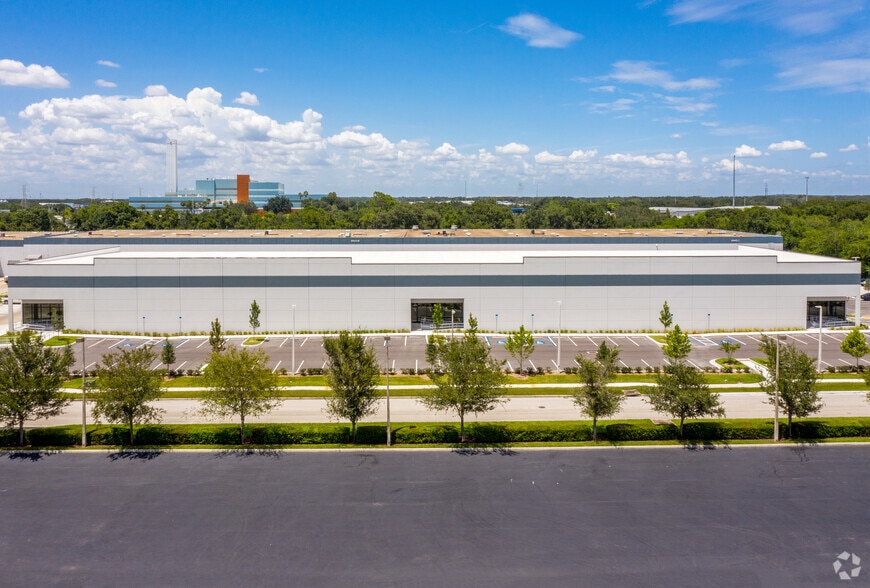 More Photos Of 9940 Currie Davis Dr, Tampa Unknown For Lease