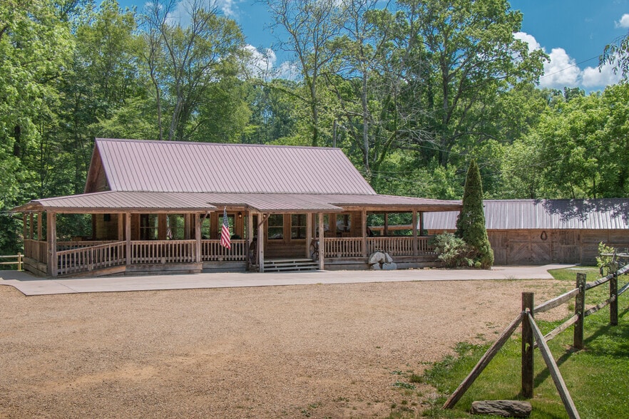 Primary Photo Of 21405 Parks Mill Rd, Abingdon Lodge Meeting Hall For Sale