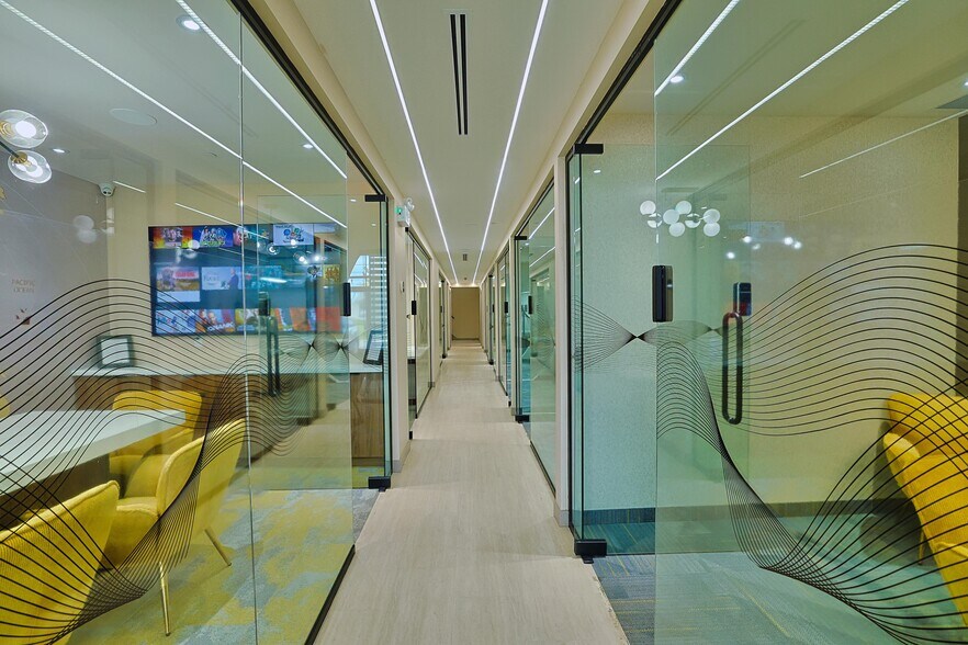 More Photos Of 1200 Derry Rd E, Mississauga Freestanding For Lease