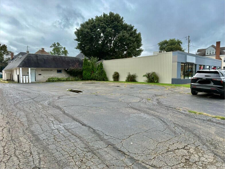 More Photos Of 1107 Lincoln Way E, Massillon Veterinarian Kennel For Sale
