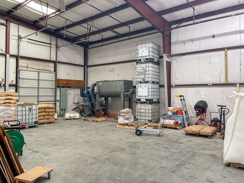 More Photos Of 200 Varnfield Dr, Summerville Warehouse For Lease