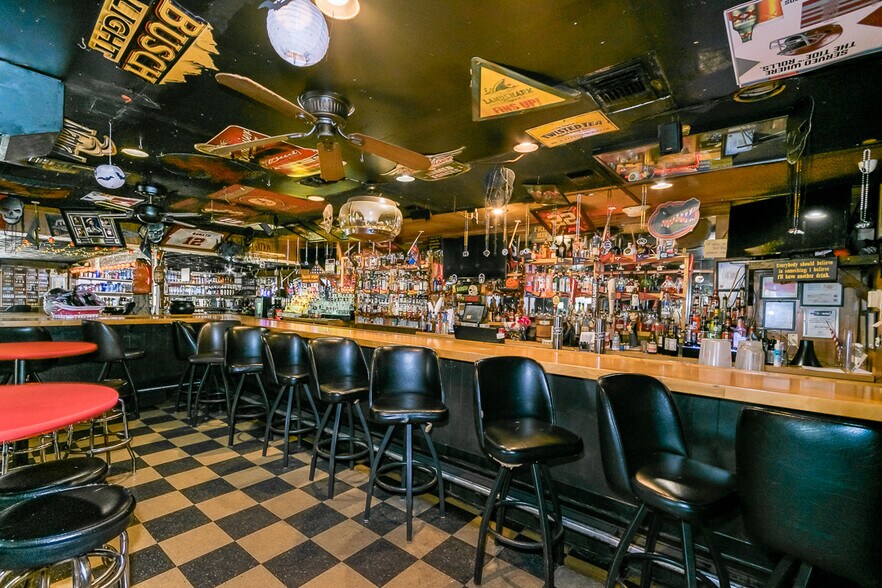 More Photos Of 1500 Airport Rd, Jacksonville Hotel For Sale