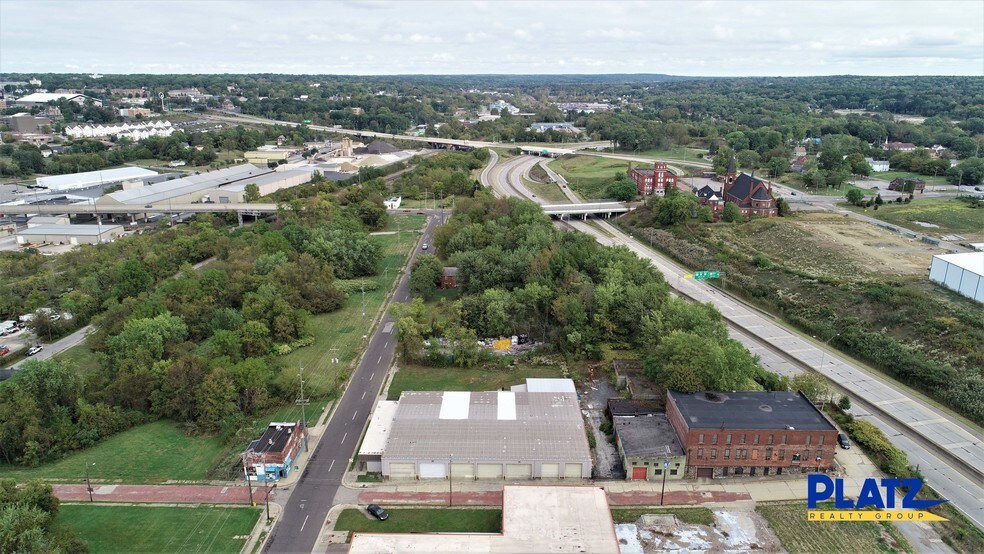 More Photos Of 107 N Hine St, Youngstown Industrial For Sale