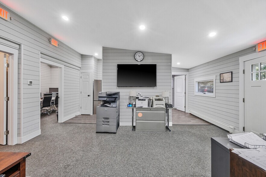 More Photos Of 14-18 Third E Ldl St, Patchogue Flex For Sale