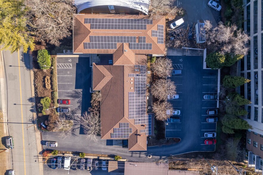 More Photos Of 1140 E Market St, Charlottesville Office For Lease