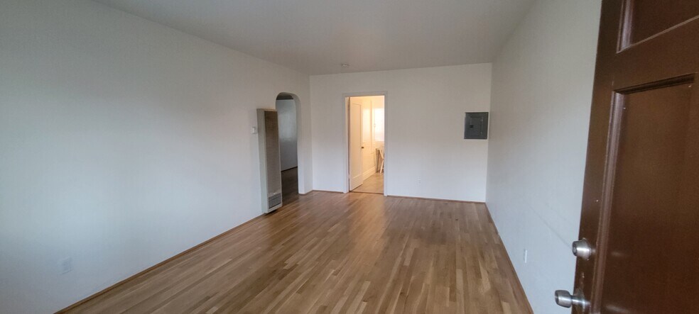 More Photos Of 543 W Hammond Ave, Fresno Multifamily For Sale