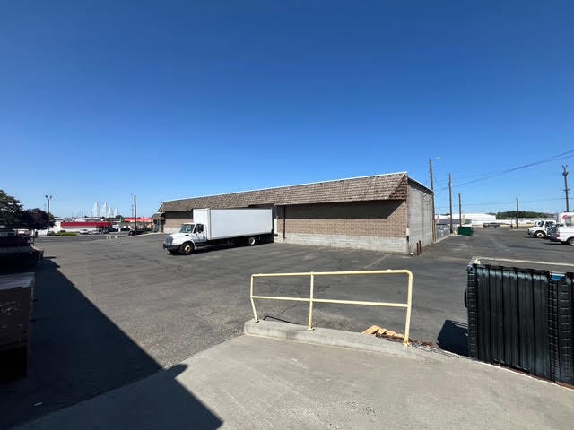 More Photos Of 518 E 1st Ave, Kennewick Industrial For Lease