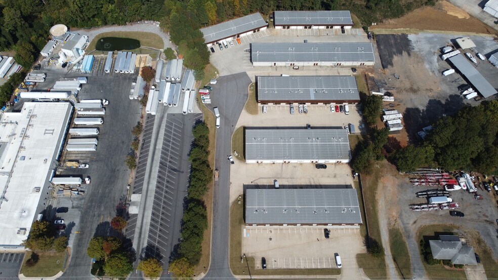 More Photos Of 105 Enterprise Dr, Cumming Unknown For Lease