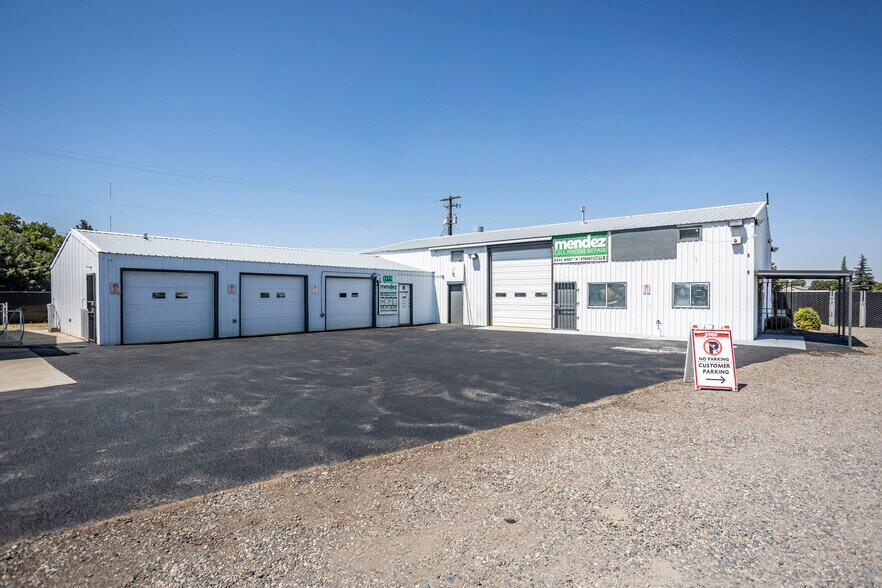 More Photos Of 2331 W A St, Pasco Distribution For Lease