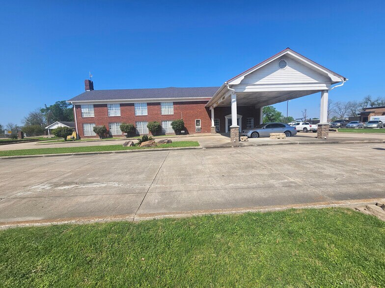 More Photos Of 144 Highway 65 S, Tallulah Hotel For Sale