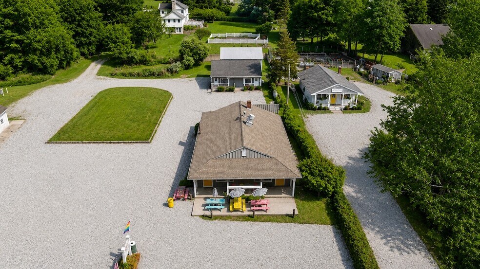 Primary Photo Of 25 West Neck Rd, Shelter Island Freestanding For Sale