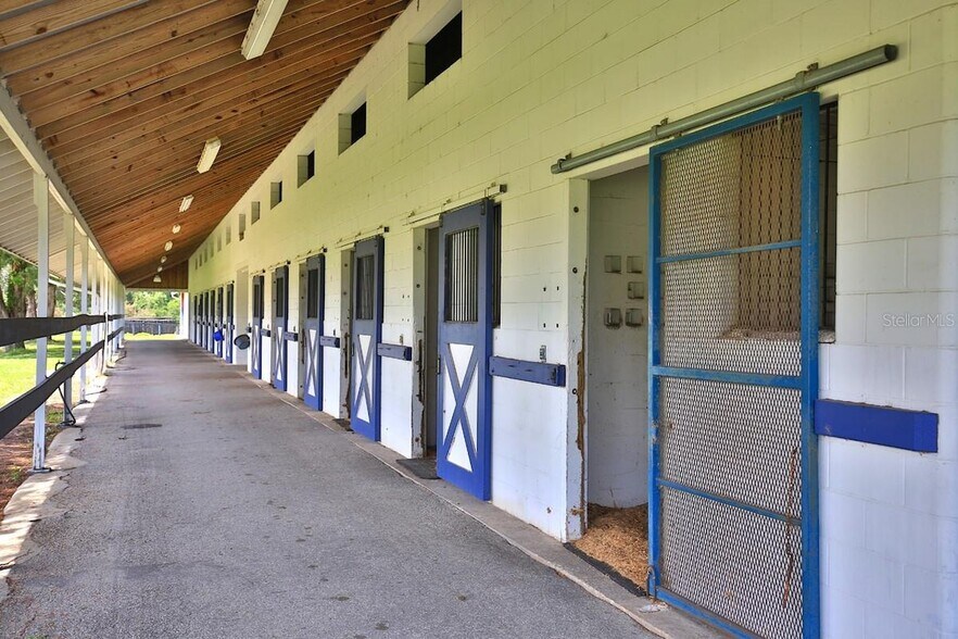 More Photos Of 12219 SW 26th St, Ocala Horse Stables For Sale