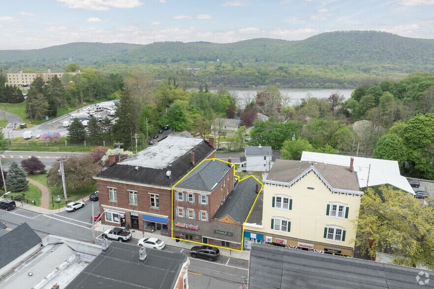 More Photos Of 310 Main St, Highland Falls Fast Food For Lease