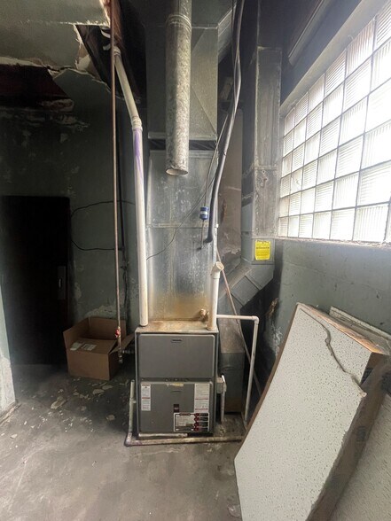 More Photos Of 912 E 21st St, Indianapolis Warehouse For Lease