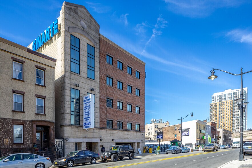 More Photos Of 400 Market St, Newark Office For Lease