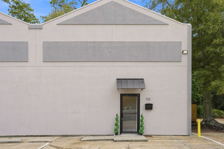 Primary Photo Of 711 N Causeway Blvd, Mandeville Flex For Lease