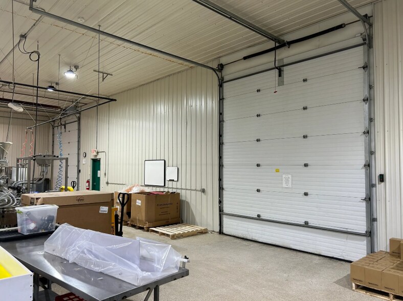 More Photos Of 877 Whitney Dr, Lapeer Warehouse For Lease