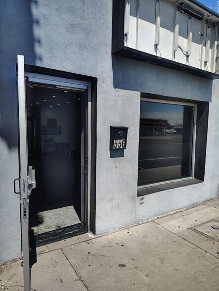 More Photos Of 556 N Arizona Ave, Chandler Storefront For Sale