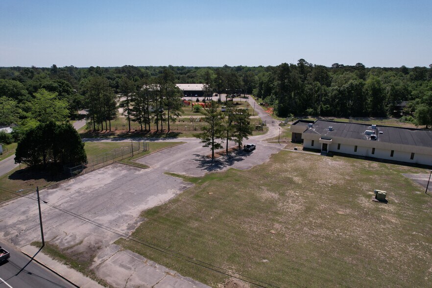 More Photos Of 1500 N Longstreet St, Kingstree Light Distribution For Sale
