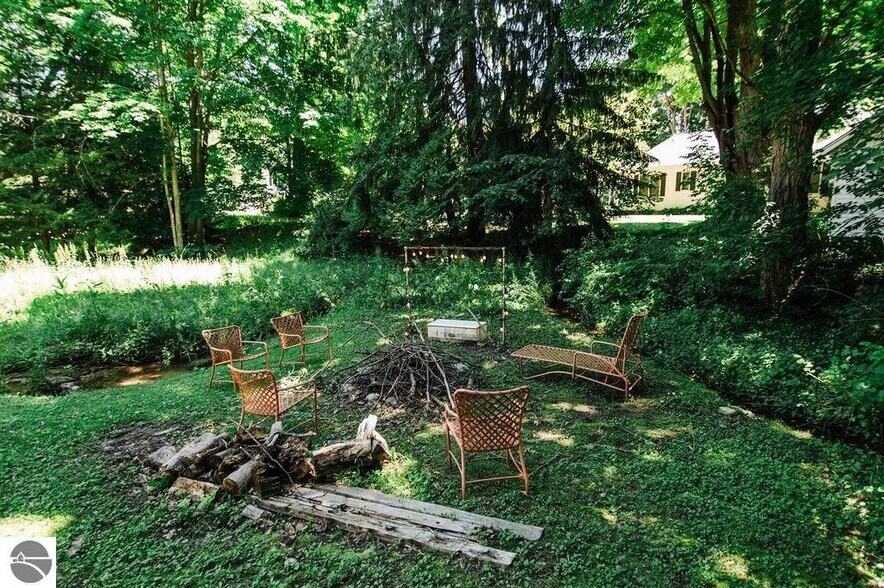 More Photos Of 2287 S Main St, Central Lake Hospitality For Sale