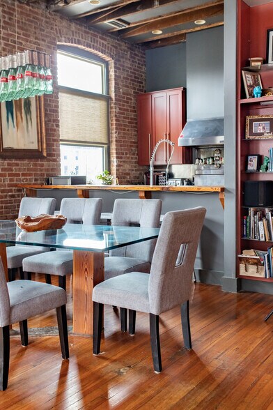More Photos Of 112 18th St N, Birmingham Storefront For Sale