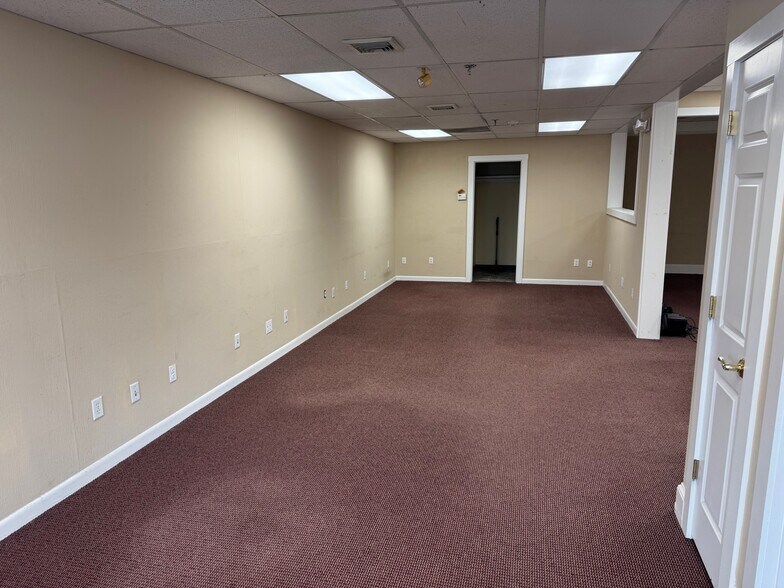 More Photos Of 45 Walden St, Concord Office For Lease