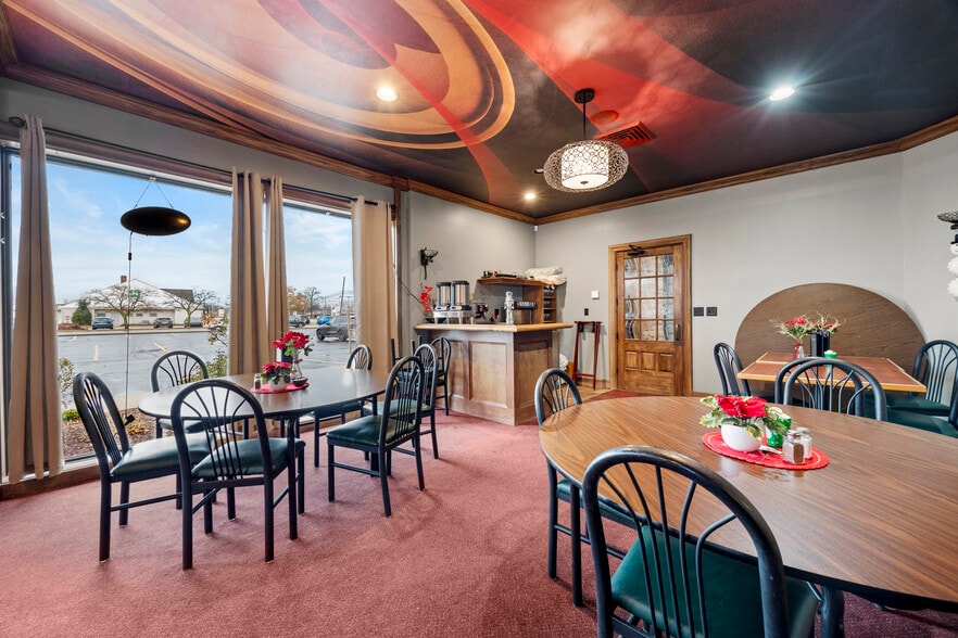 More Photos Of 4415 Liberty Ave, Vermilion General Retail For Sale
